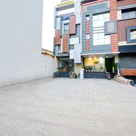 Fabhotel Dc Premium Zirakpur Luaran gambar